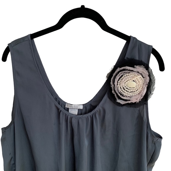 Lilly Lou Sleeveless Lightweight Blouse Raw Edge Fabric & Pearl Rosette G Size L - Picture 3 of 8